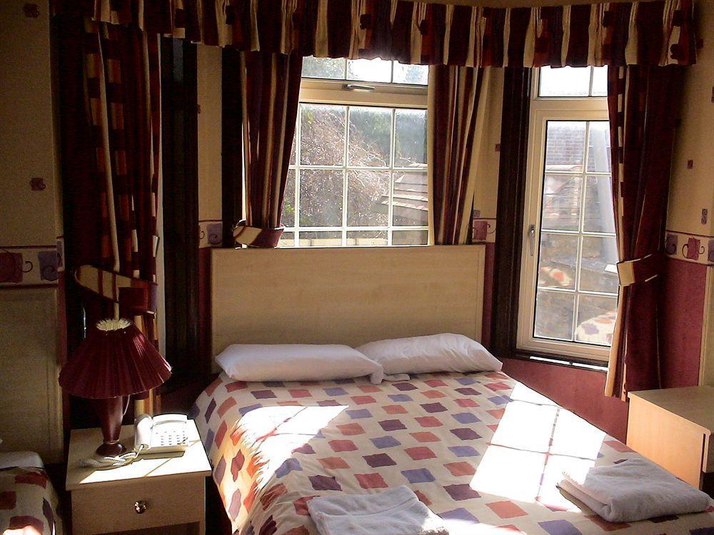 The Bridge House Guest house